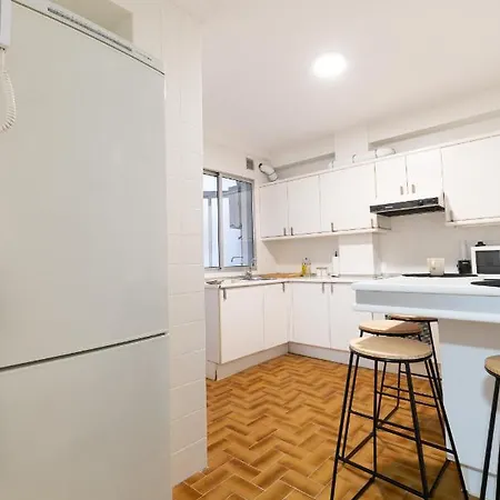 Amplia Vivienda Con Garaje Apartamento