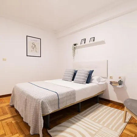 Amplia Vivienda Con Garaje * Vigo