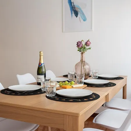 Amplia Vivienda Con Garaje Lägenhet