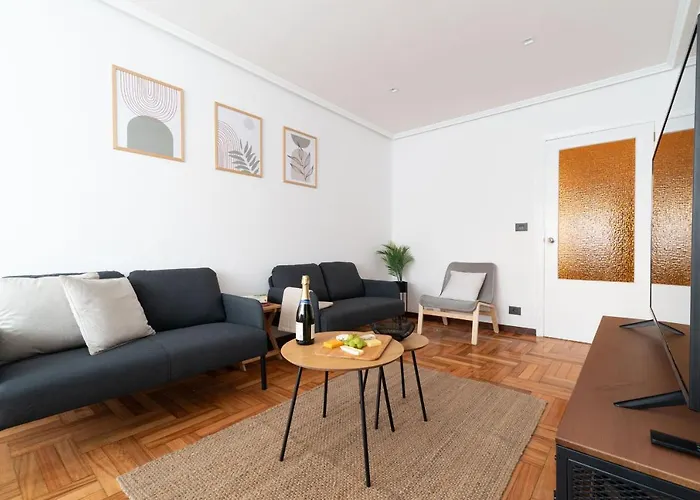 Amplia Vivienda Con Garaje * Vigo