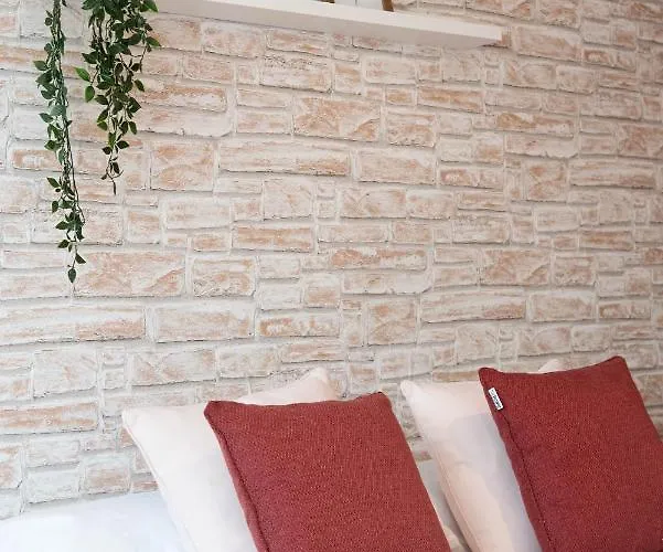 Amplia Vivienda Con Garaje *