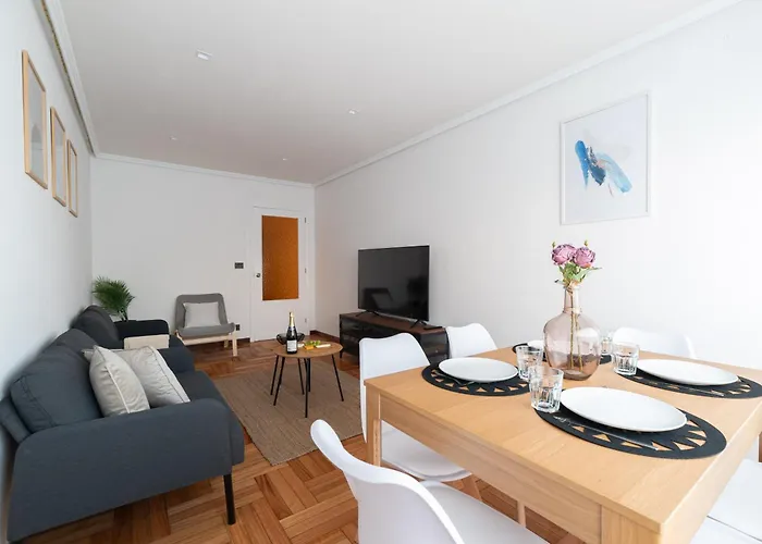 Apartment Amplia Vivienda Con Garaje *