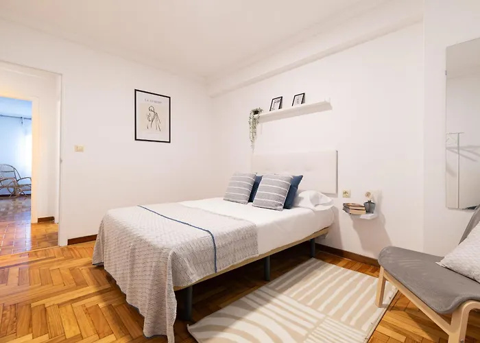 Amplia Vivienda Con Garaje * Vigo