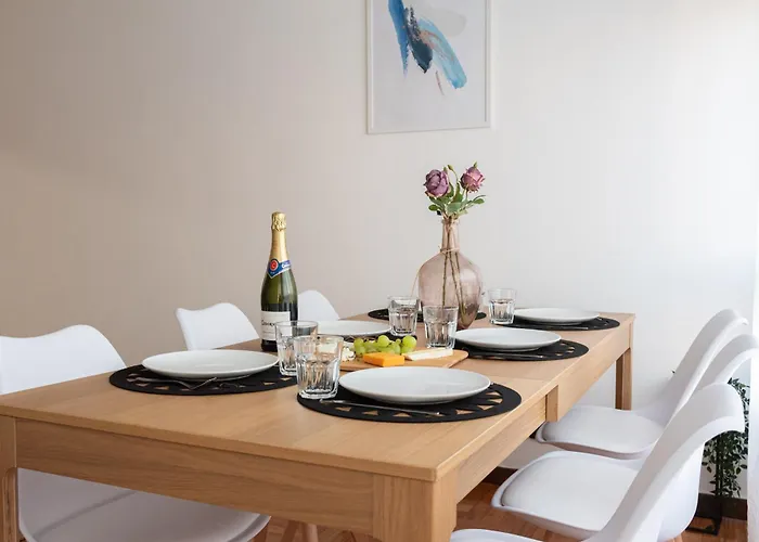 Amplia Vivienda Con Garaje Apartamento